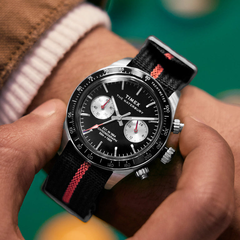 Timex Waterbury Heritage - Orologio da uomo, 39 mm, cinturino in acciaio inox, quadrante argentato e cassa in acciaio inox Timex Waterbury Heritage - Orologio da uomo, 39 mm, cinturino in acciaio inox, quadrante argentato e cassa in acciaio inox