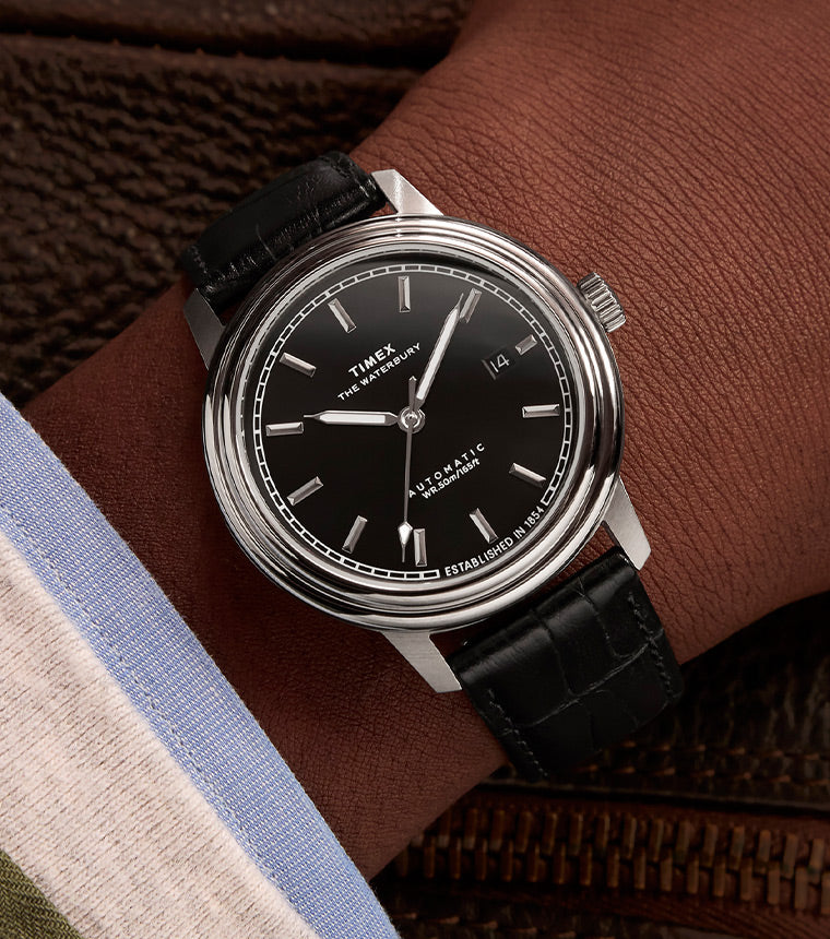 TW2Y23000 Waterbury Metropolitan Automatic 41mm Leather Strap Watch  Campaign Key Silhouettes (Beauty shots) worn by a wrist of a man