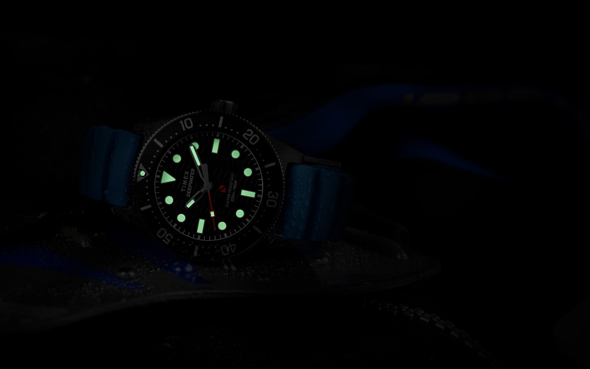 Deep Water Reef 200 Black Composite Blue Strap